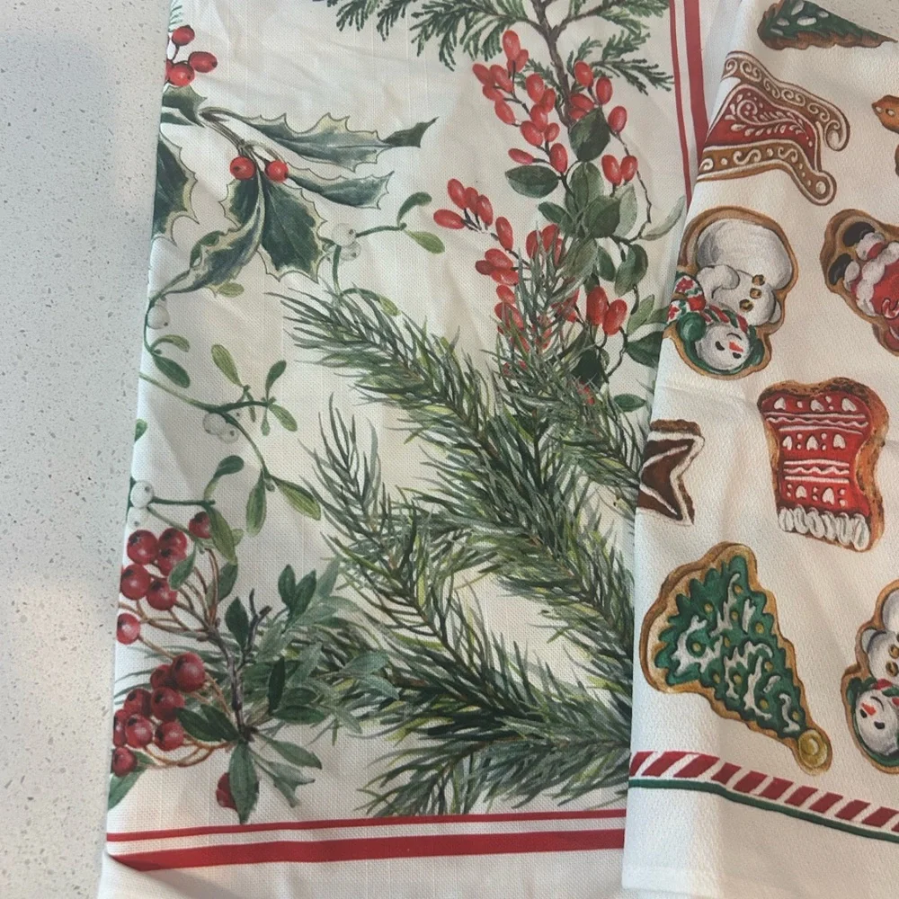 Bundle of 2 Sur La Table Gingerbread Cookies Winter Botanical Kitchen Towels